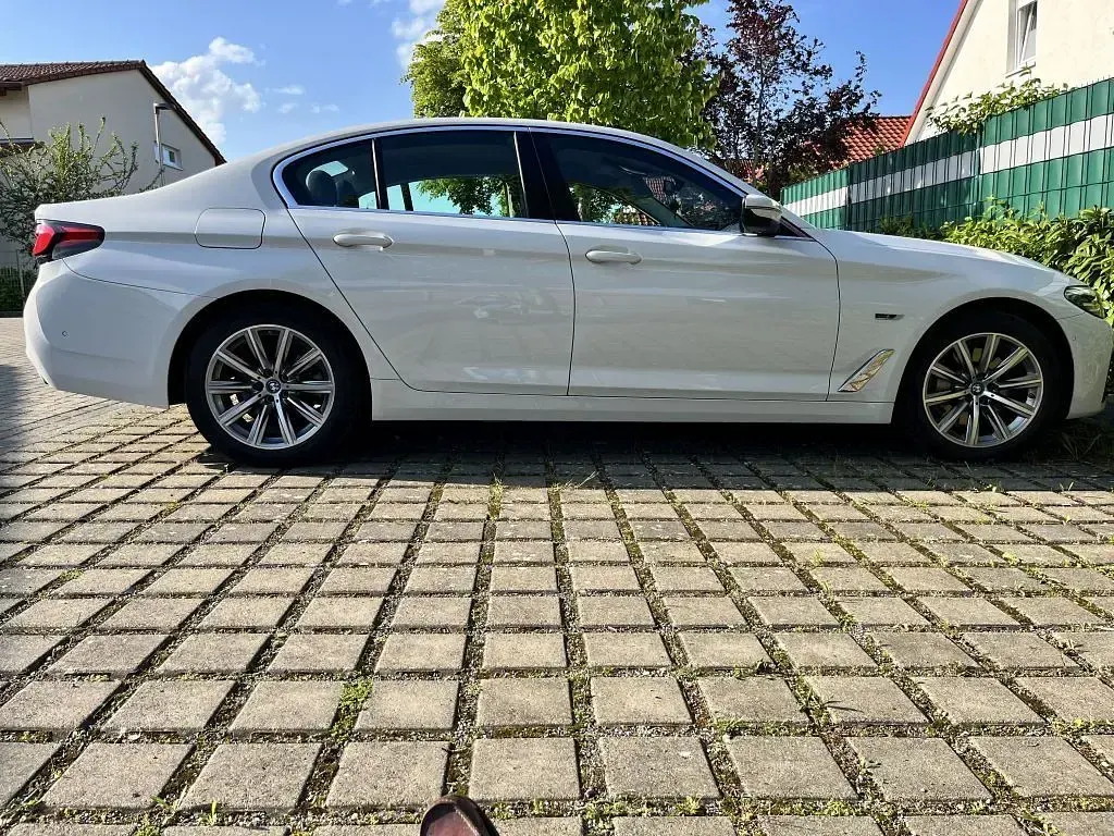 Używany BMW 530e iPerformance 292 KM (214 kW) 2021 Biały Sedan/Limuzyna