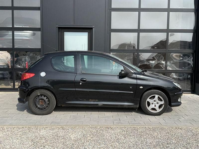 Gebraucht Peugeot 206 75 PS (55 kW) 2006 Schwarz Kleinwagen