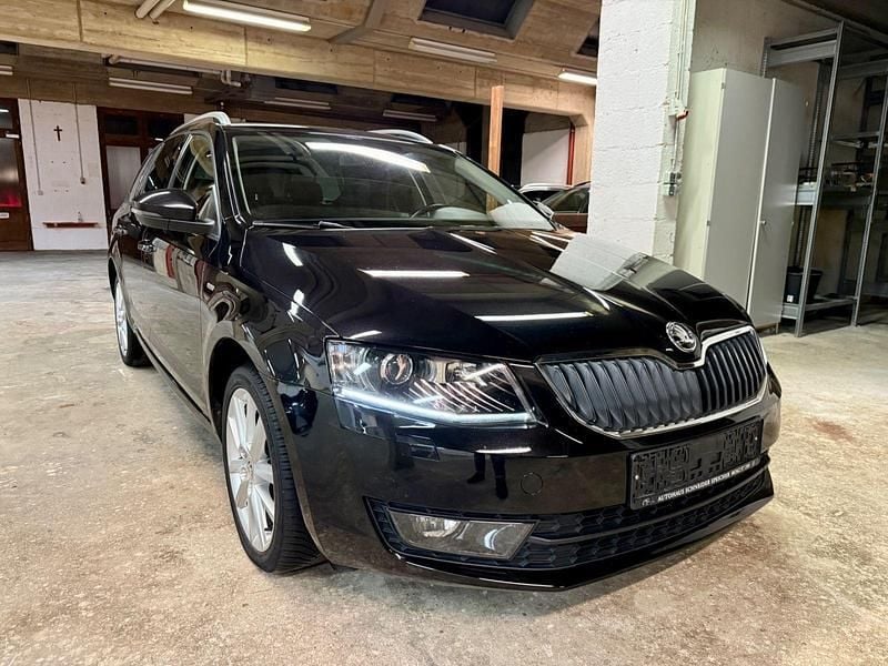 Gebraucht Skoda Octavia Joy 150 PS (110 kW) 2016 Schwarz Kleinwagen