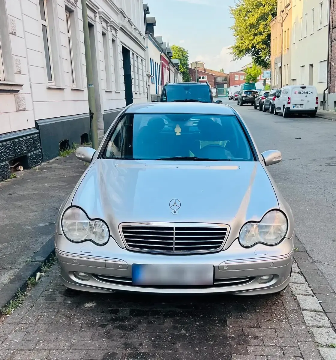 Gebraucht Mercedes C270 125 PS (91 kW) 2001 Grau Limousine