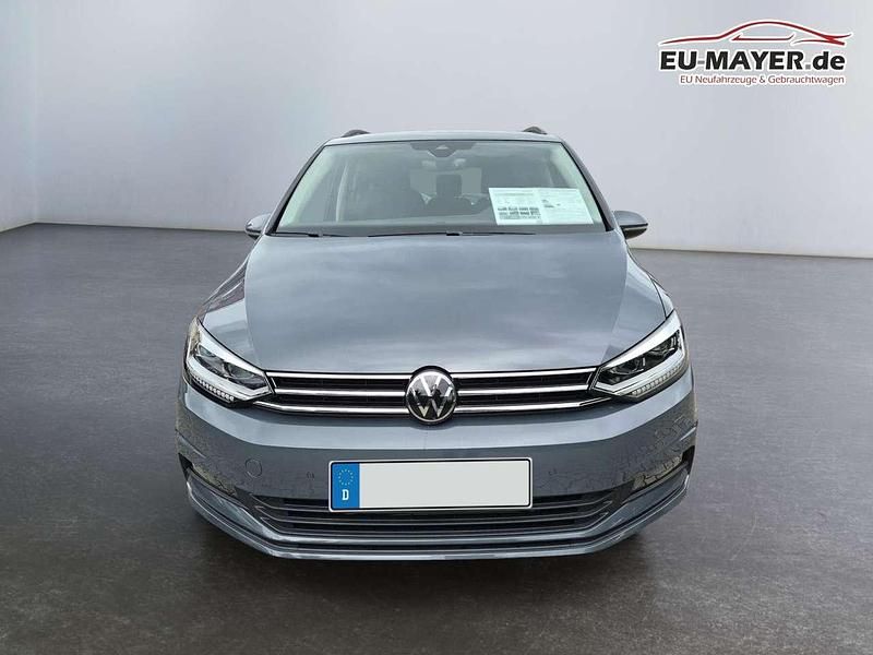 Neu VW Touran 150 PS (110 kW) 2026 Dolphin grau metallic/grau Van / Kleinbus