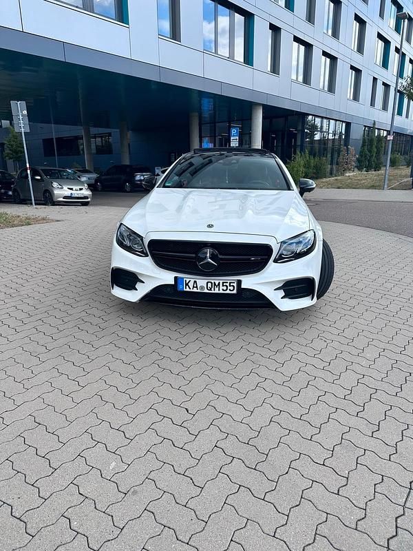 Weiß Gebraucht 2020 Mercedes E53 AMG AMG Coupé | 60.000 € (Fairer Preis) - Bild 1/4