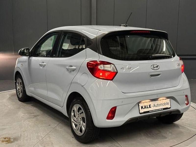 Gebraucht Hyundai i10 Select 67 PS (49 kW) 2020 Grau Kleinwagen