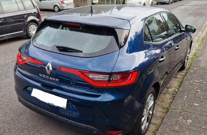 Gebraucht Renault Mégane IV Experience 101 PS (74 kW) 2017 Blau Limousine