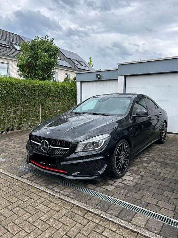 Schwarz Gebraucht 2014 Mercedes CLA250 AMG line Limousine | 14.700 € (Guter Preis) - Bild 1/4