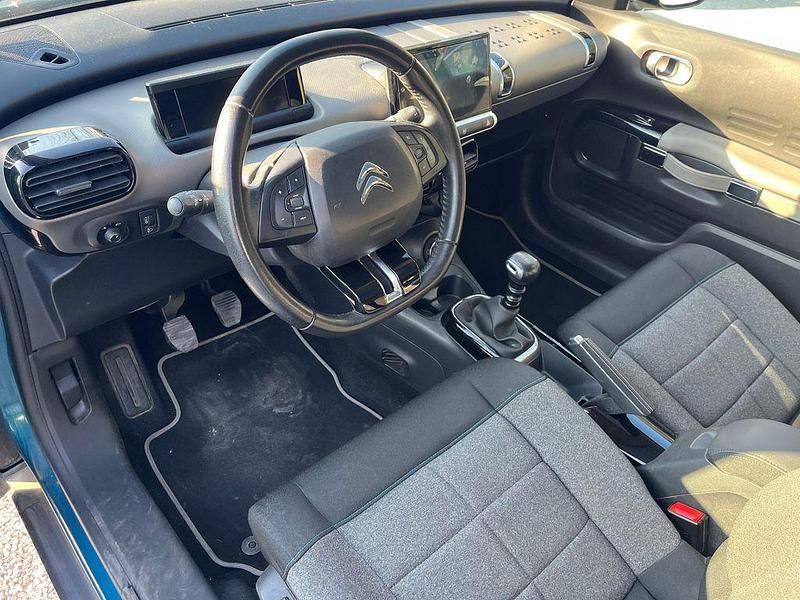 Gebraucht Citroën C4 Shine 131 PS (96 kW) 2018 Grün SUV