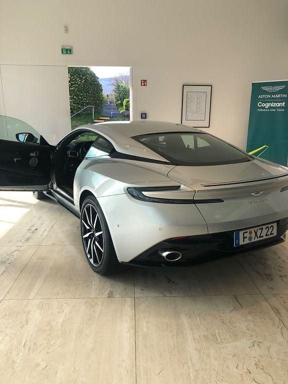 Gebraucht Aston Martin DB11 510 PS (375 kW) 2020 Silber Coupé
