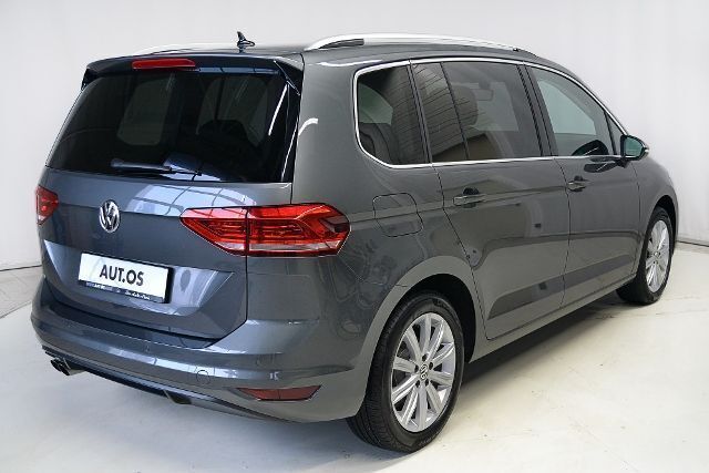 Gebraucht VW Touran Highline 150 PS (110 kW) 2016 Grau metallic Van / Kleinbus