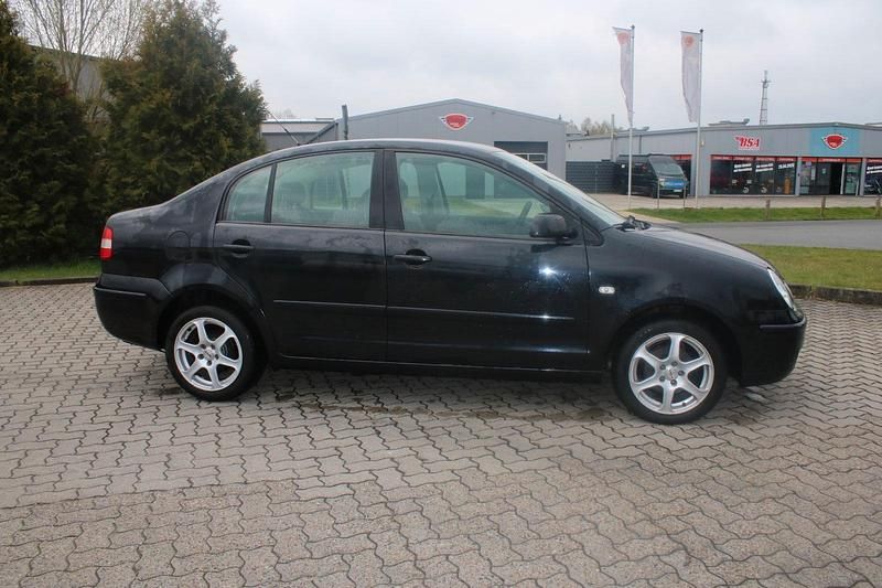Gebraucht VW Polo 75 PS (55 kW) 2004 Schwarz Kleinwagen