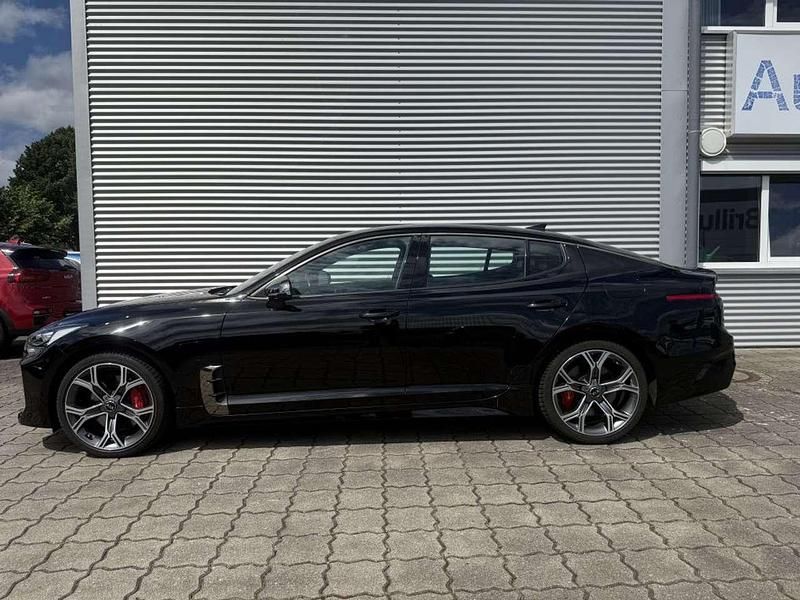 Gebraucht Kia Stinger 366 PS (269 kW) 2018 Schwarz metallic Kleinwagen