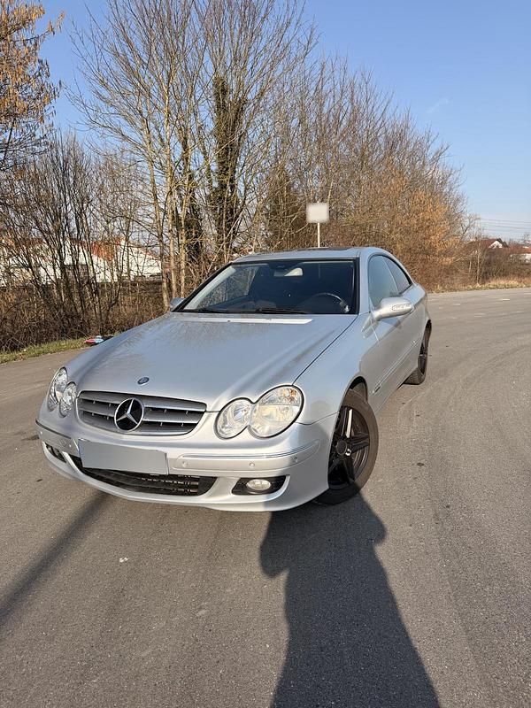 Gebraucht Mercedes CLK220 150 PS (110 kW) 2007 Grau Coupé