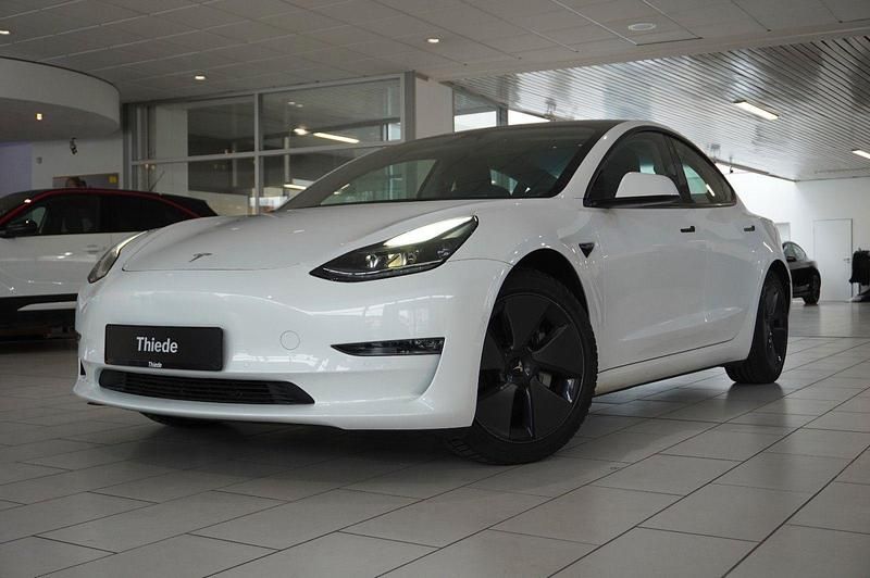 Gebraucht Tesla Model 3 366 kW (498 PS) 2021 Pearl white multicoat Limousine