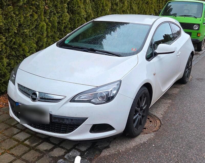 Weiß Gebraucht 2016 Opel Astra GTC Coupé | 10.200 € (Etwas zu teuer) - Bild 1/3