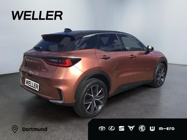 Neu Lexus LBX 136 PS (100 kW) 2025 Rot SUV