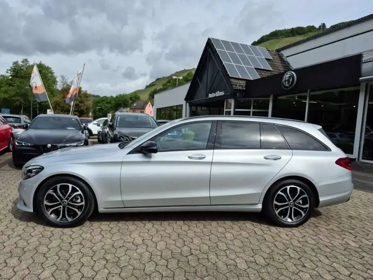 Gebraucht Mercedes C200 Avantgarde 184 PS (135 kW) 2018 Silber Kombi