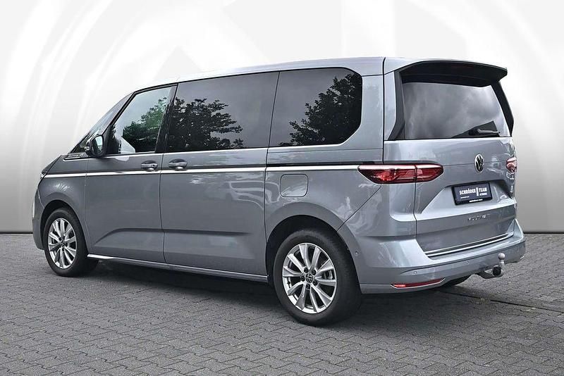 Gebraucht VW Multivan Style 150 PS (110 kW) 2024 Silber Van