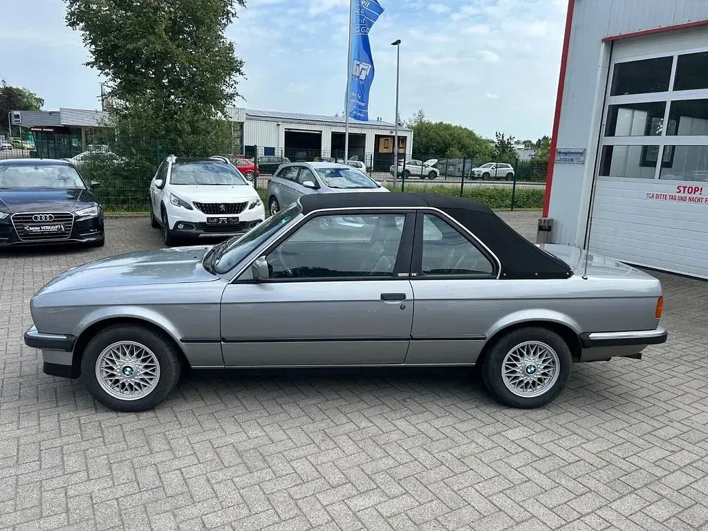 Gebraucht BMW 318 103 PS (75 kW) 1987 Silber Cabrio