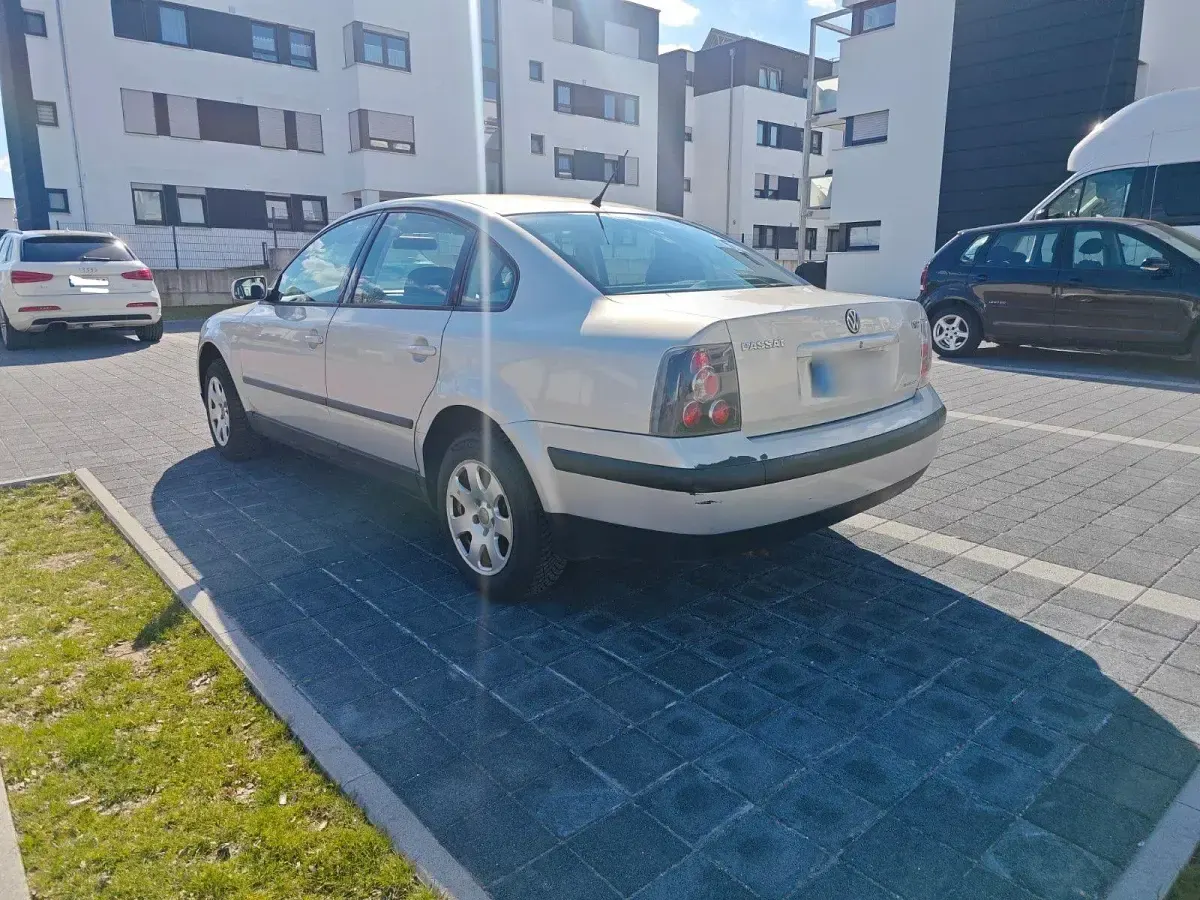 Gebraucht VW Passat 150 PS (110 kW) 2000 Grau Limousine