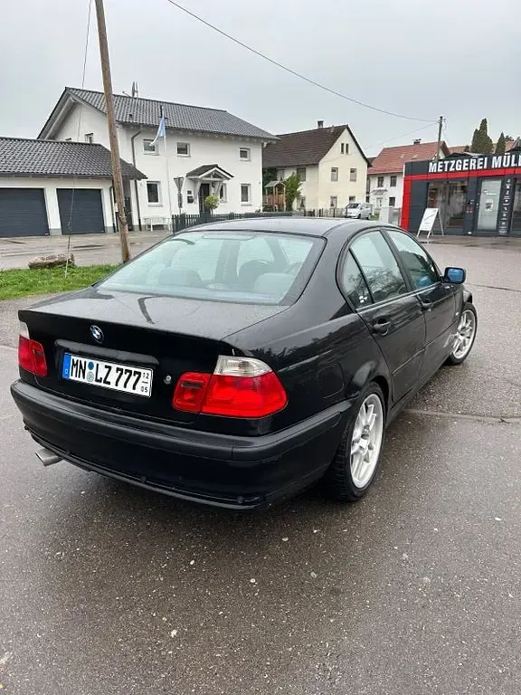 Gebraucht BMW 318 118 PS (86 kW) 2001 Schwarz Limousine