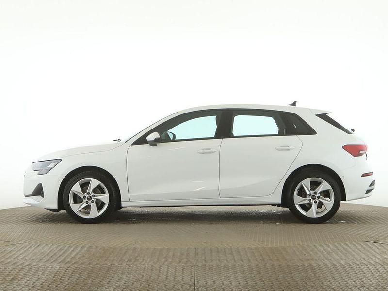 Gebraucht Audi A3 Advanced Plus 116 PS (85 kW) 2025 Arkonaweiß Limousine