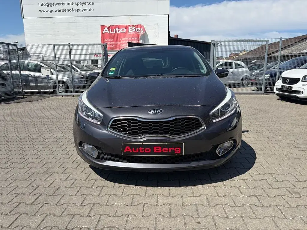 Gebraucht Kia Ceed 128 PS (94 kW) 2015 Grau Kleinwagen