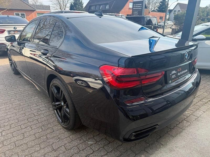 Gebraucht BMW 750 M Sport 400 PS (294 kW) 2017 Schwarz Limousine