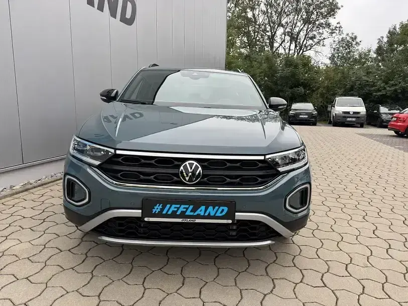 Gebraucht VW T-Roc Goal 150 PS (110 kW) 2024 Petroleum blue metallic SUV