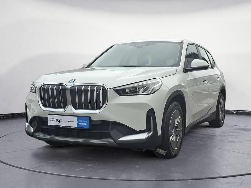 Gebraucht BMW iX1 Performance 230 kW (313 PS) 2022 Alpinweiß SUV