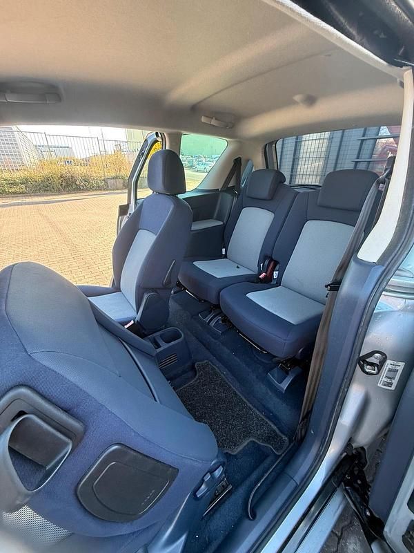 Gebraucht Peugeot 1007 70 PS (51 kW) 2006 Van / Kleinbus