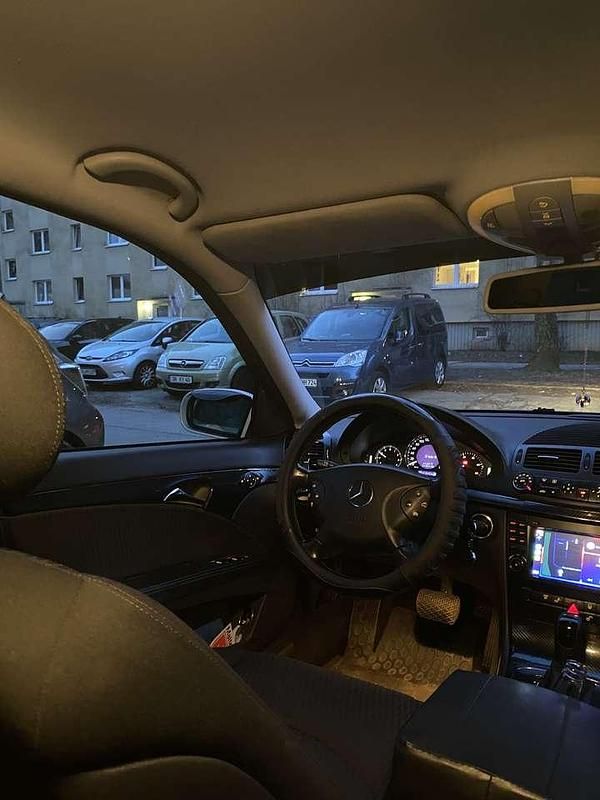 Gebraucht Mercedes E220 Elegance 150 PS (110 kW) 2002 Limousine