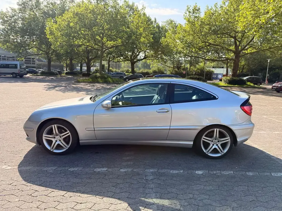 Gebraucht Mercedes C320 AMG 218 PS (160 kW) 2003 Silber Coupé