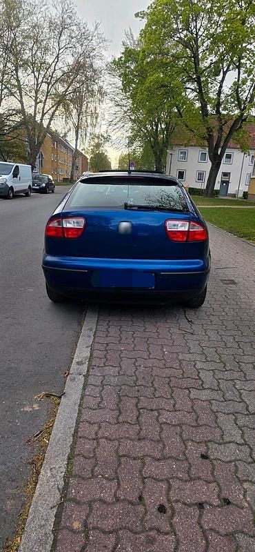 Second-hand Seat Leon 105 CP (77 kW) 2000 Albastru Hatchback