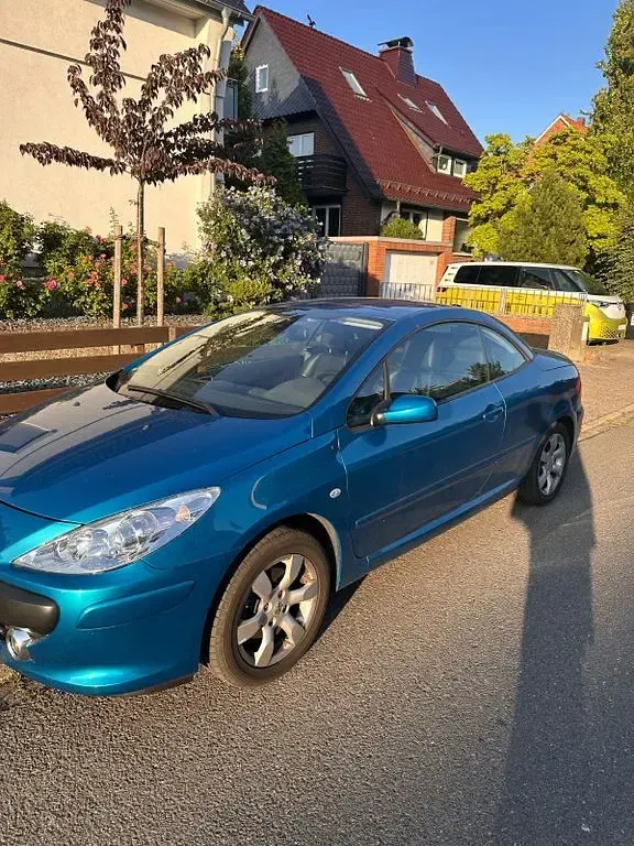 Gebraucht Peugeot 307 CC Tendance 140 PS (102 kW) 2006 Blau Cabrio