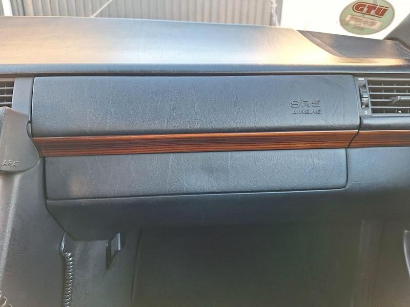 Second-hand Mercedes E320 220 CP (161 kW) 1995 Roșu Berlinǎ