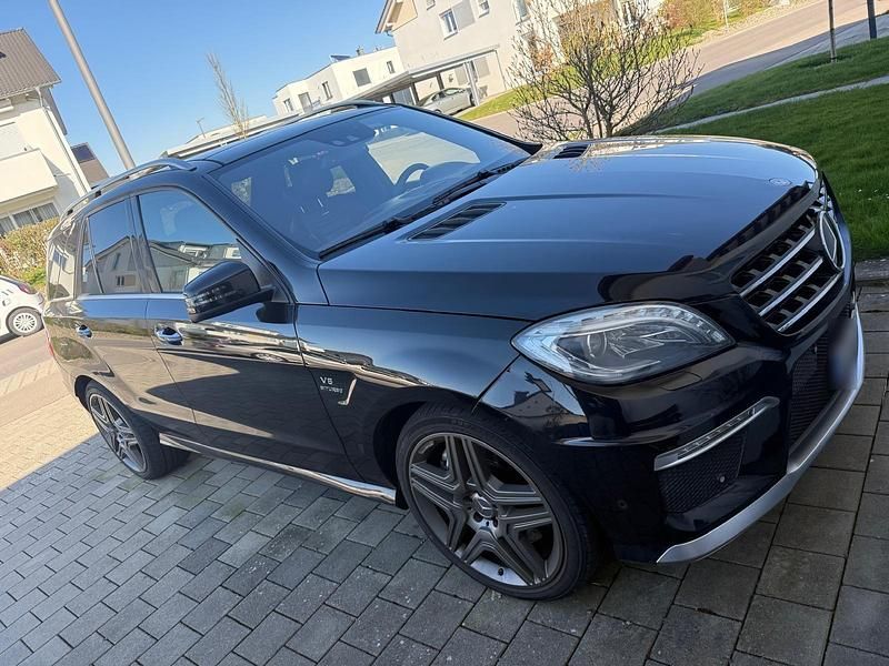 Gebraucht Mercedes ML63 AMG AMG 557 PS (409 kW) 2012 Schwarz SUV