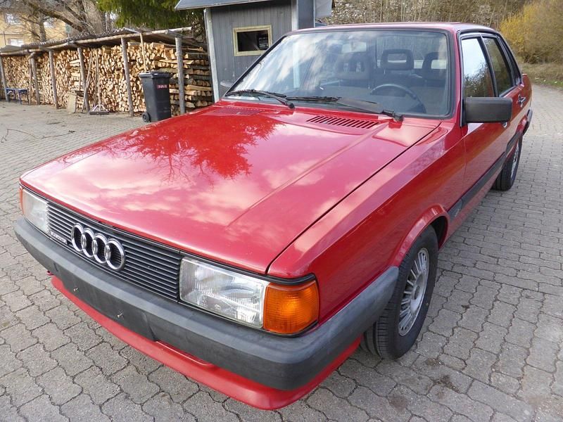 Second-hand Audi 80 122 CP (89 kW) 1984 Roșu Berlinǎ