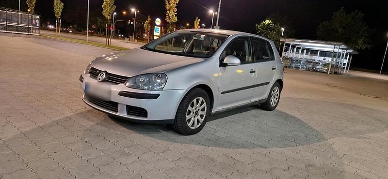Silber Gebraucht 2003 VW Golf IV Comfortline Kleinwagen | 2.799 € (Fairer Preis) - Bild 1/4
