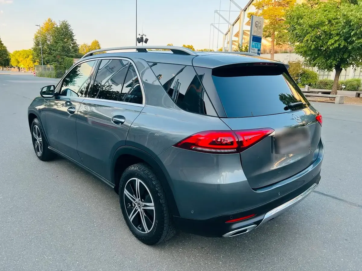 Gebraucht Mercedes GLE300 245 PS (180 kW) 2021 Grau SUV