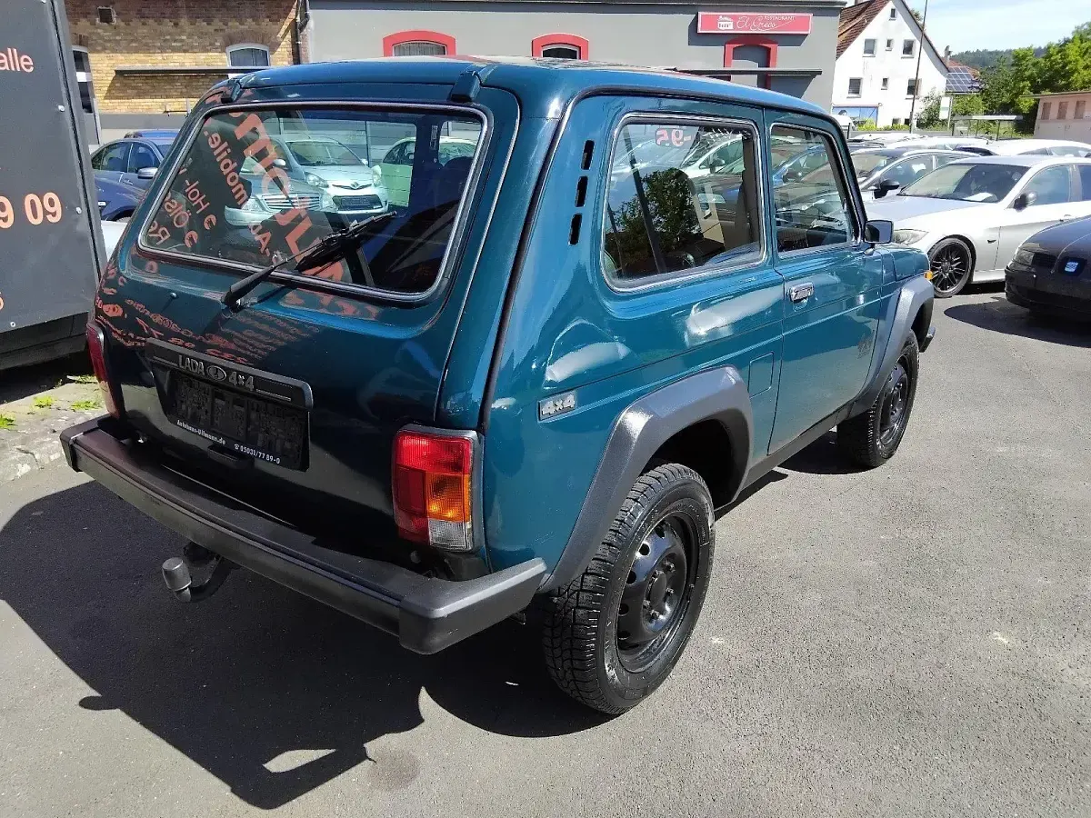 Gebraucht Lada niva 82 PS (60 kW) 2009 Grün SUV