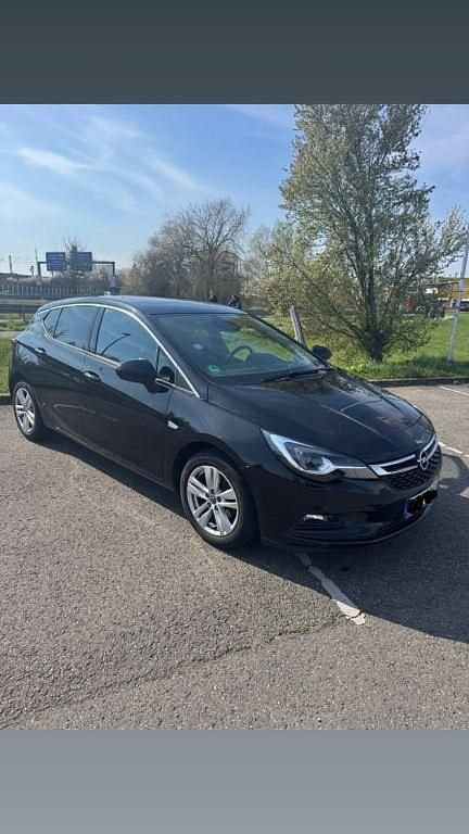 Gebraucht Opel Astra Dynamic 125 PS (91 kW) 2018 Schwarz Limousine