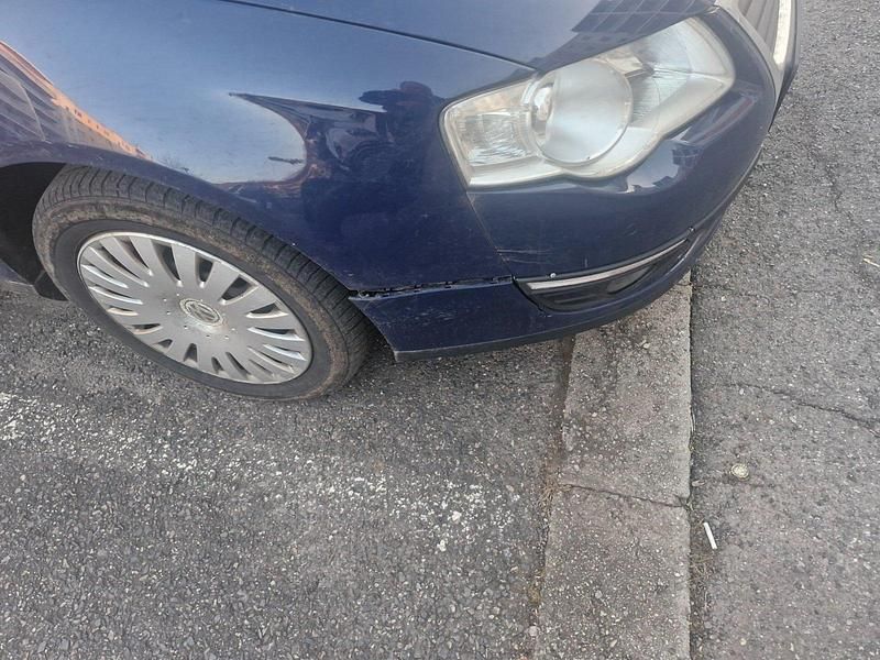 Gebraucht VW Passat 140 PS (102 kW) 2006 Blau Kombi