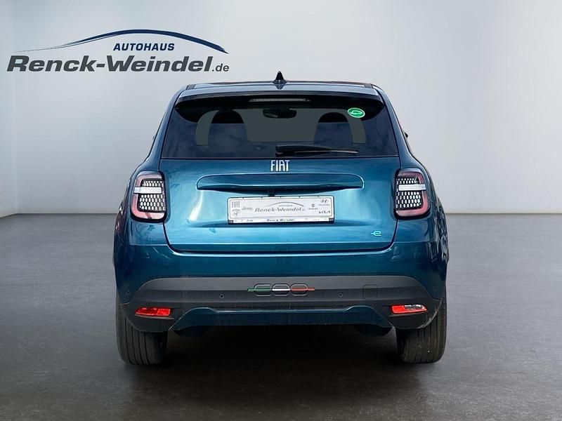 Gebraucht Fiat 600E La Prima 114 kW (156 PS) 2024 Blau Limousine