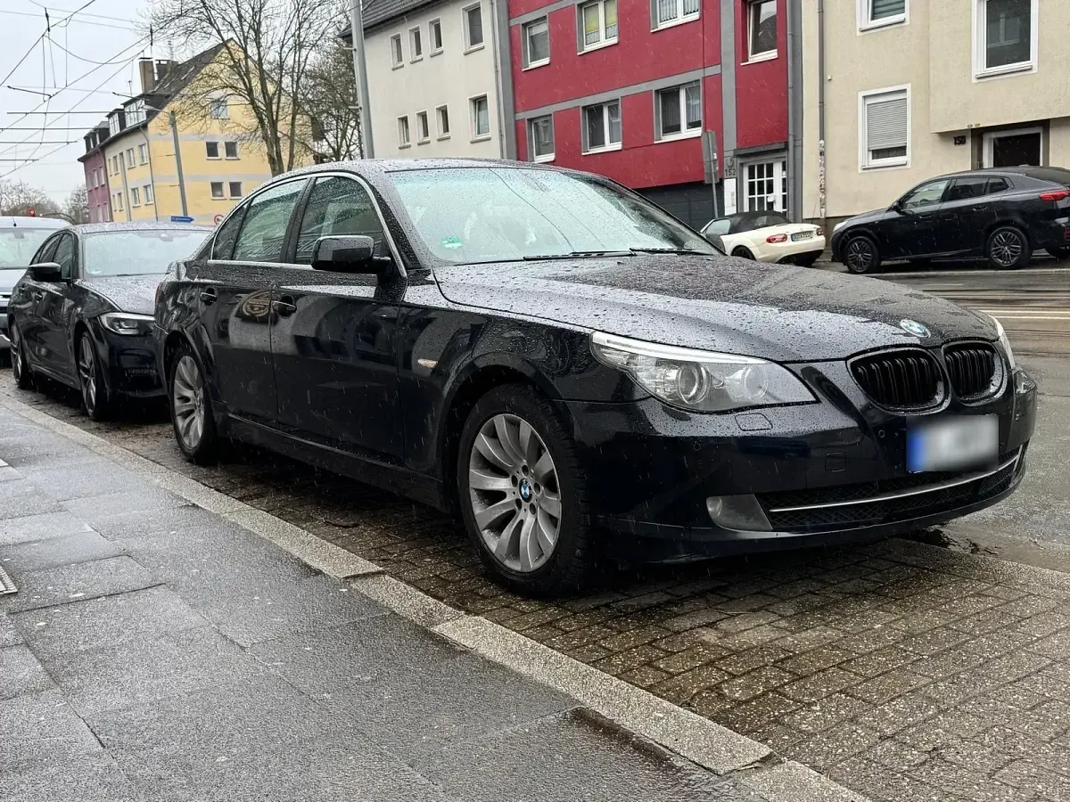 Second-hand BMW 525 197 CP (144 kW) 2009 Negru Berlinǎ