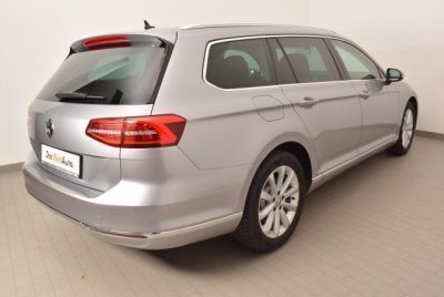 Gebraucht VW Passat Highline 150 PS (110 kW) 2019 Silber metallic Kombi