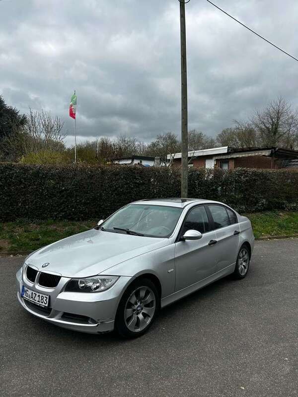 Silber Gebraucht 2006 BMW 320 Limousine | 4.000 € (Fairer Preis) - Bild 1/4