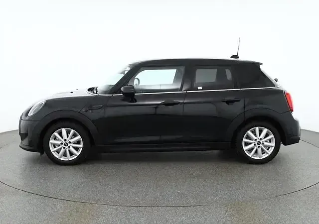Używany Mini Cooper Classic 136 KM (100 kW) 2023 Czarny Hatchback