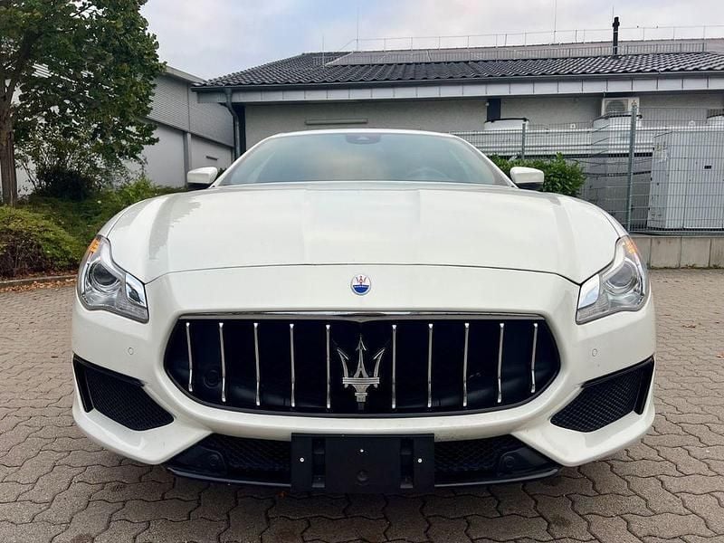 Gebraucht Maserati Quattroporte 409 PS (300 kW) 2017 Weiß Limousine