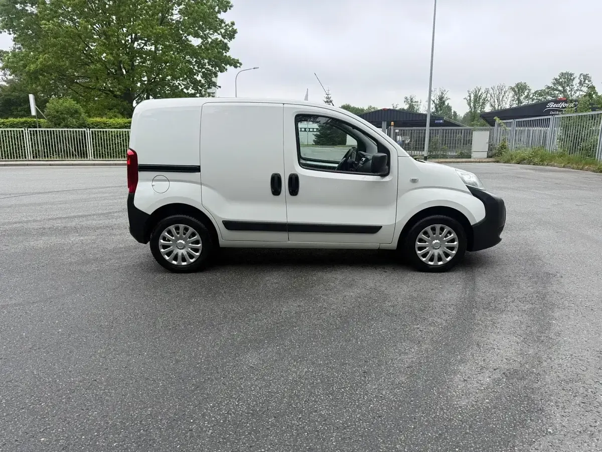 Gebraucht Fiat Fiorino 75 PS (55 kW) 2011 Weiß Van / Kleinbus