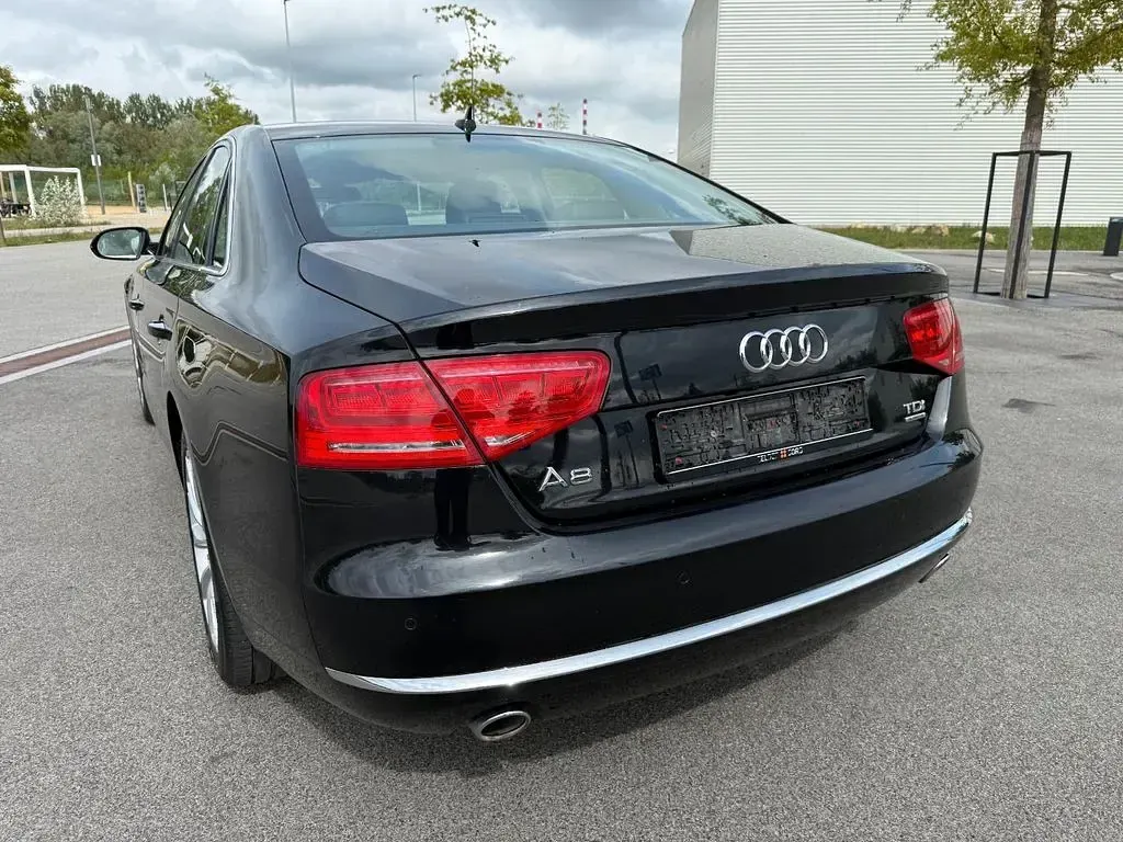 Gebraucht Audi A8 Ambiente 250 PS (183 kW) 2013 Phantomschwarz Limousine