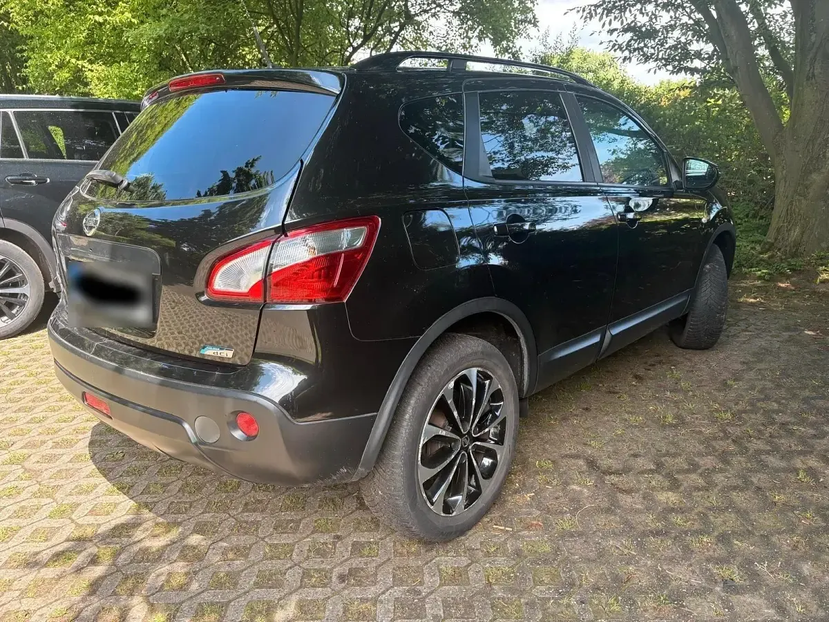 Gebraucht Nissan Qashqai 131 PS (96 kW) 2013 Schwarz SUV
